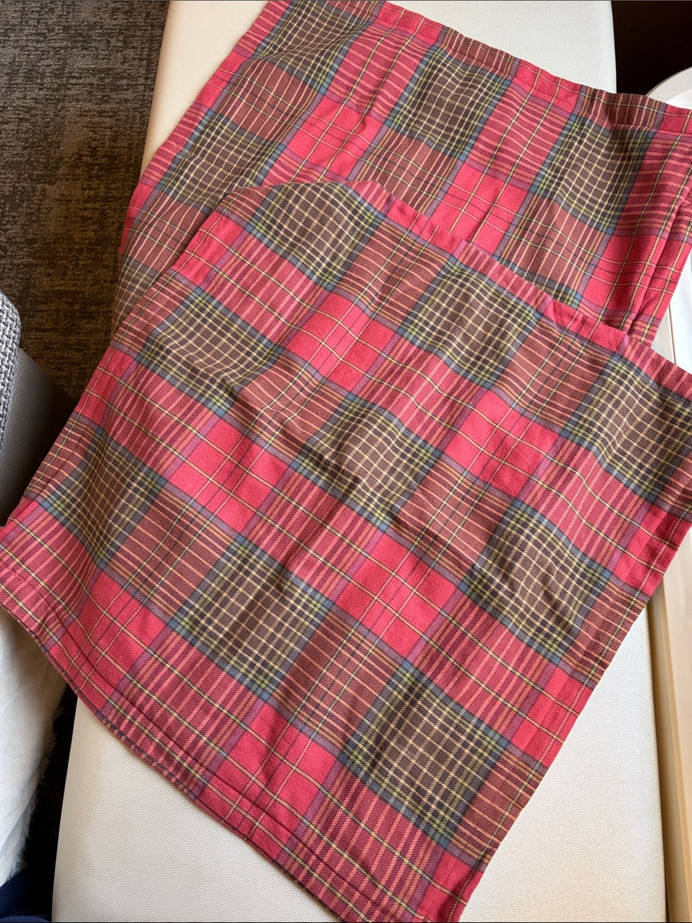 Lauren, Ralph Lauren plaid Square Red and Brown pillow case set
